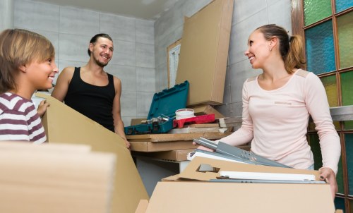 Professional van loading support for a moving job in Movingservices