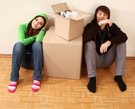 Preparation checklist scene for a flat or house move with labelled boxes