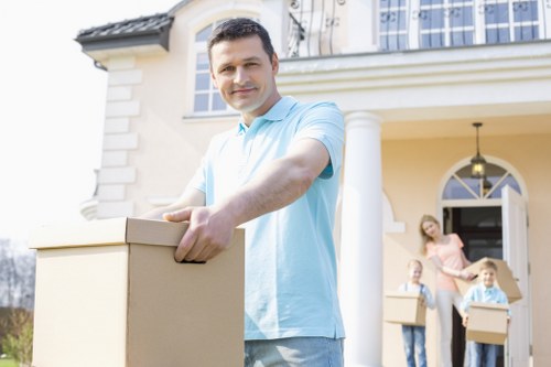 Careful transport of household items for homes and flats
