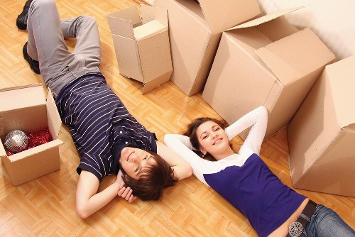 Local moving truck hire for apartment and flat removals